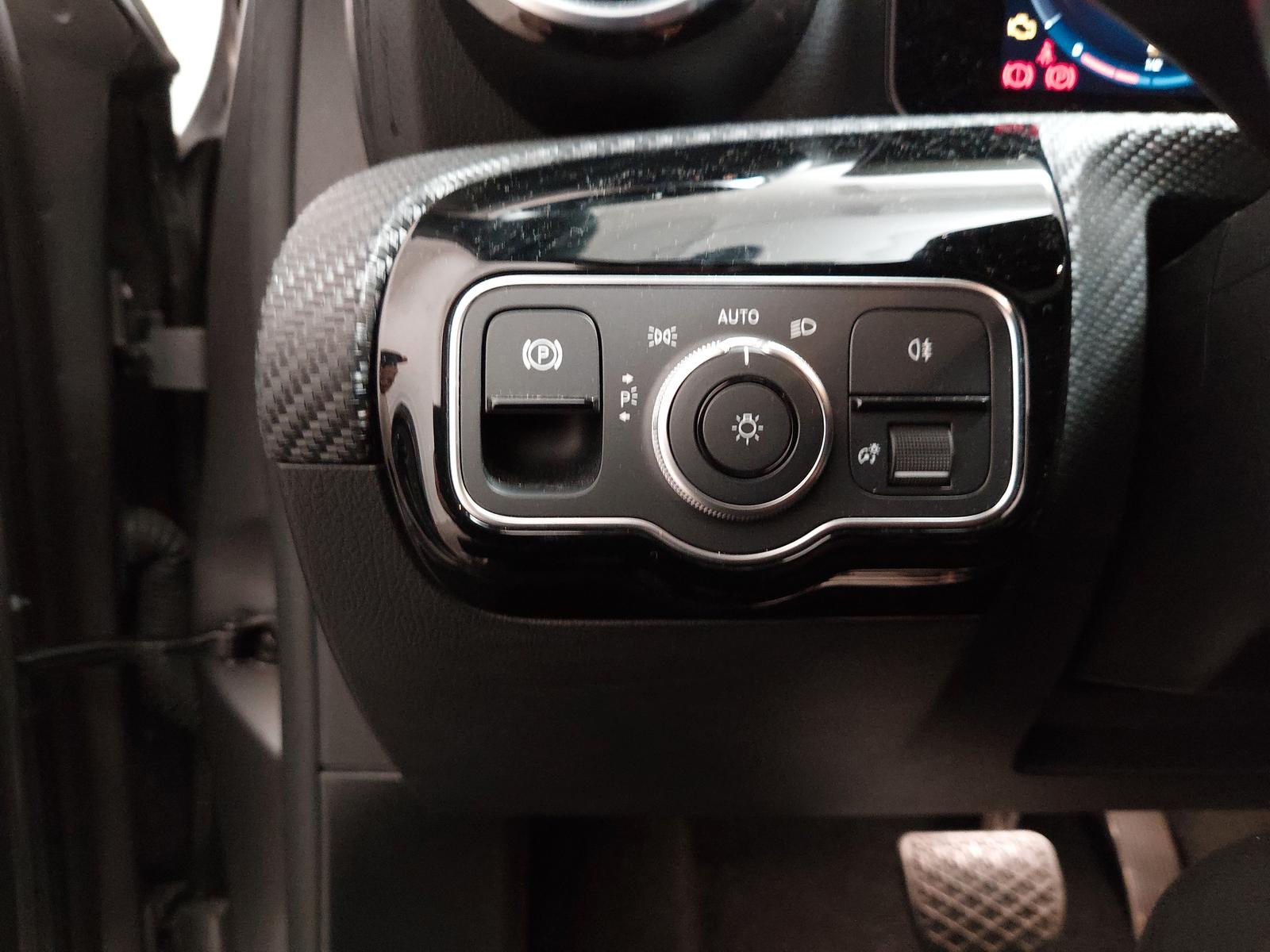 Mercedes-Benz A 250 e Navi LED Rückfahrkamera MBUX+ SHZ