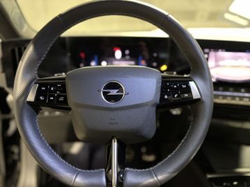 Fotografie 19 des Opel Astra Sports Tourer 1.2 Turbo Automatik Ultimate