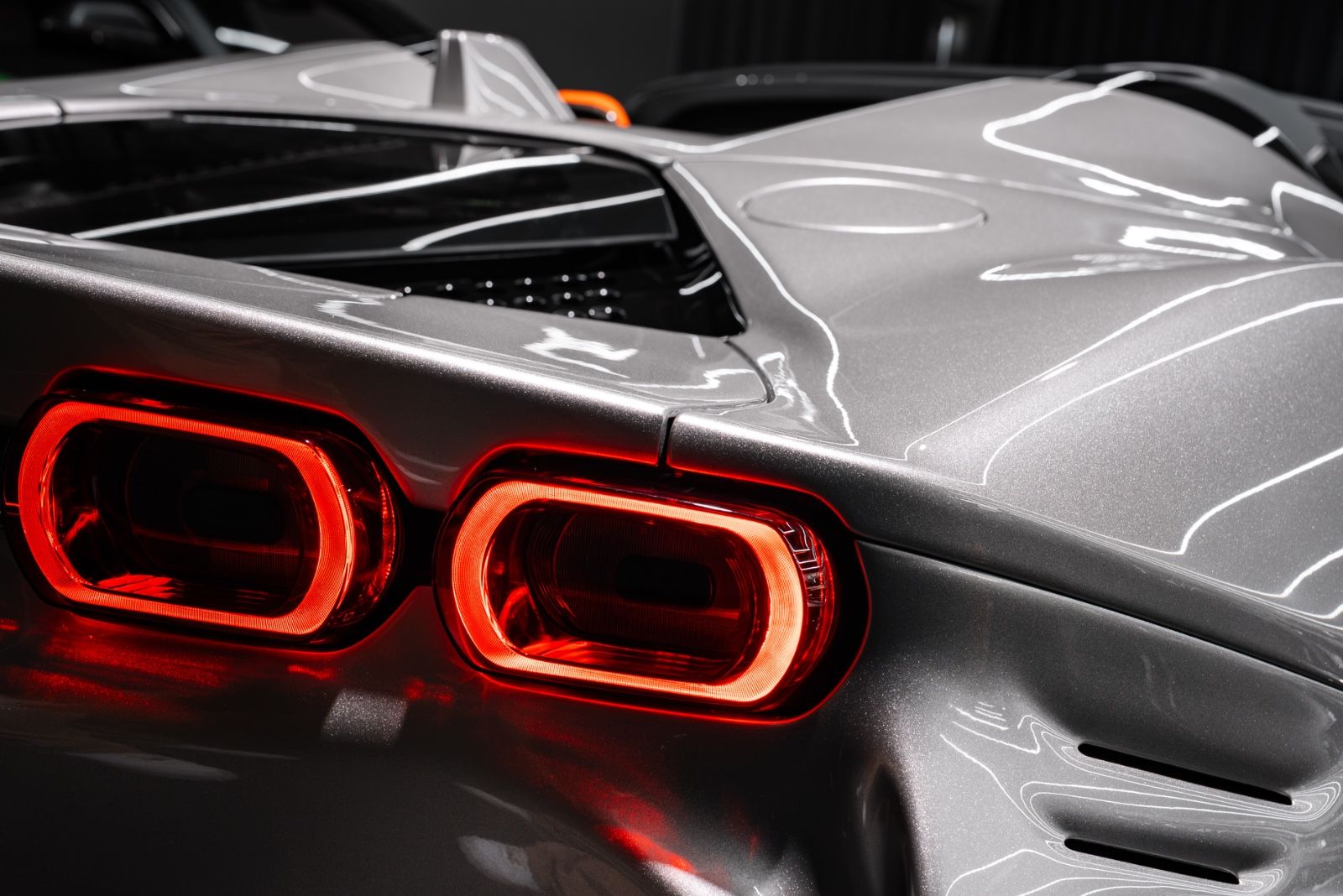 Fahrzeugabbildung Ferrari SF90 Spider FULL CARBON/LIFT/PAINTED SHIELDS