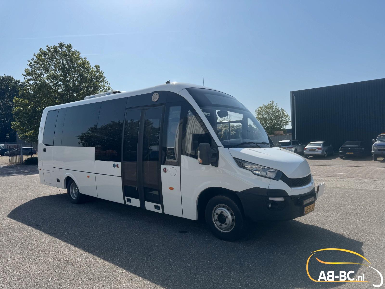 Iveco Rosero First, 24 Sitze