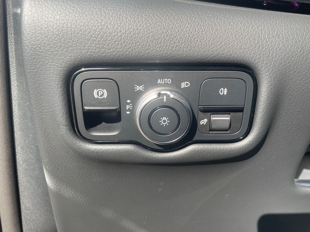 Fahrzeugabbildung Mercedes-Benz V 220 d Style Kompakt AHK, LED, 360°, NAVI