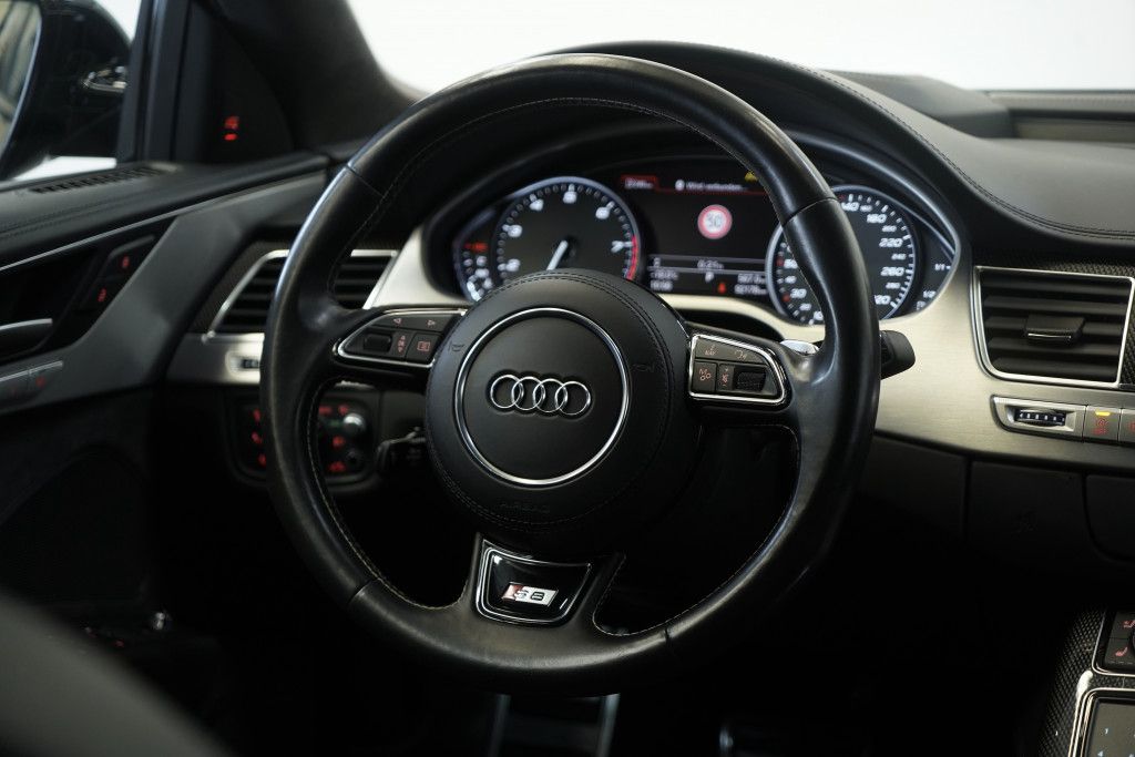 Audi S8