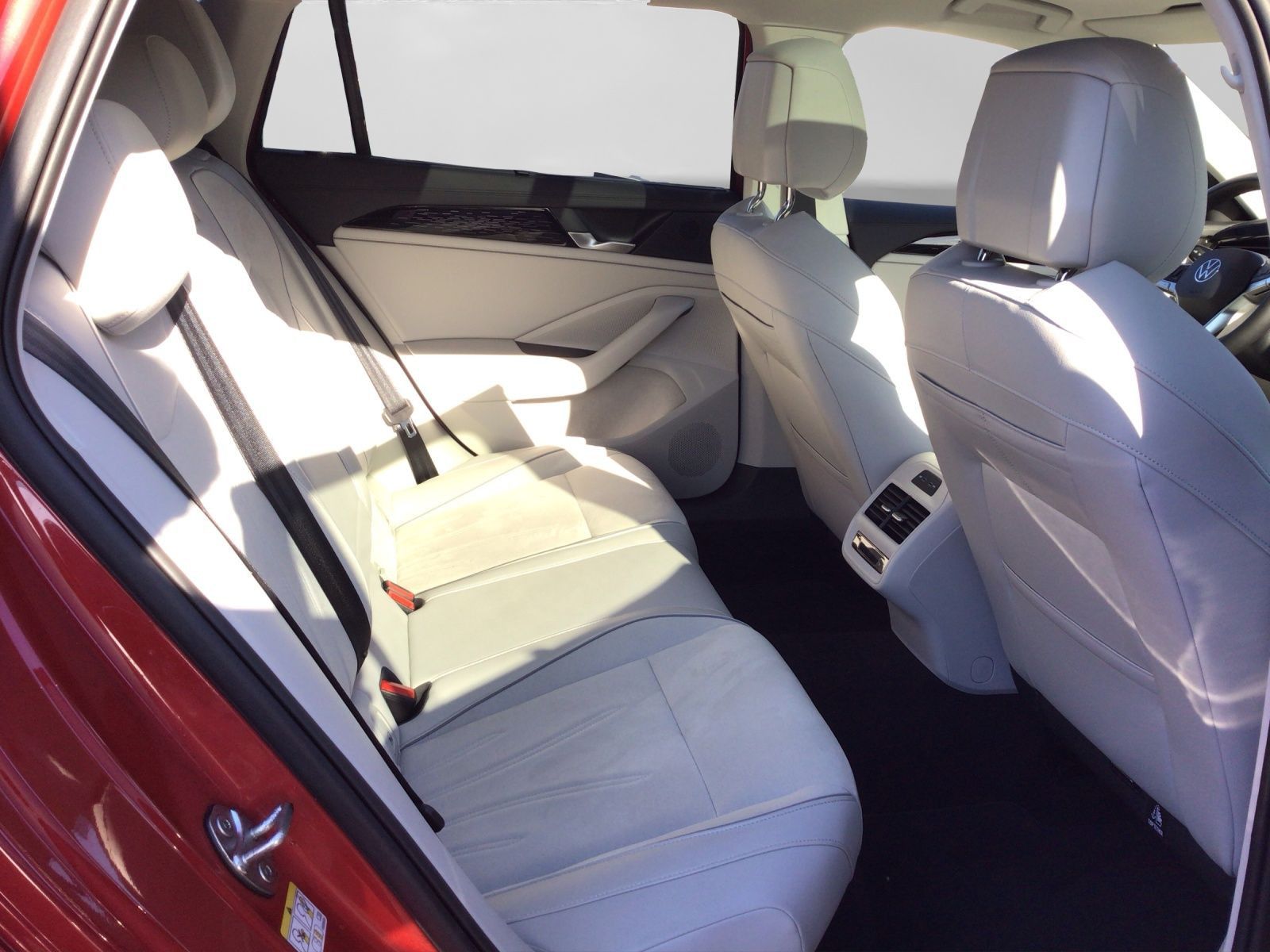 Volkswagen Passat Variant - Bild 6