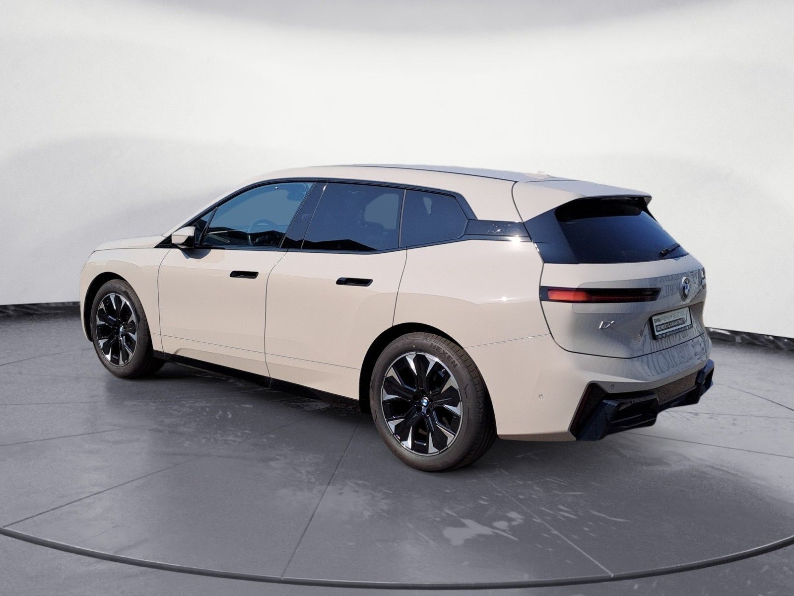 BMW iX xDrive45 M Sportpaket AHK Innovation foto 5