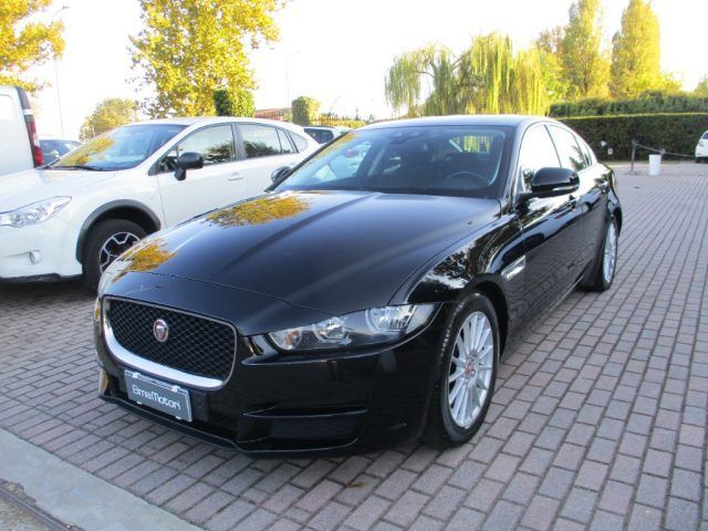 JAGUAR XE