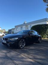 BMW M4 Coupé M4 Handschalter Carbondach  - BMW M4 in Köln