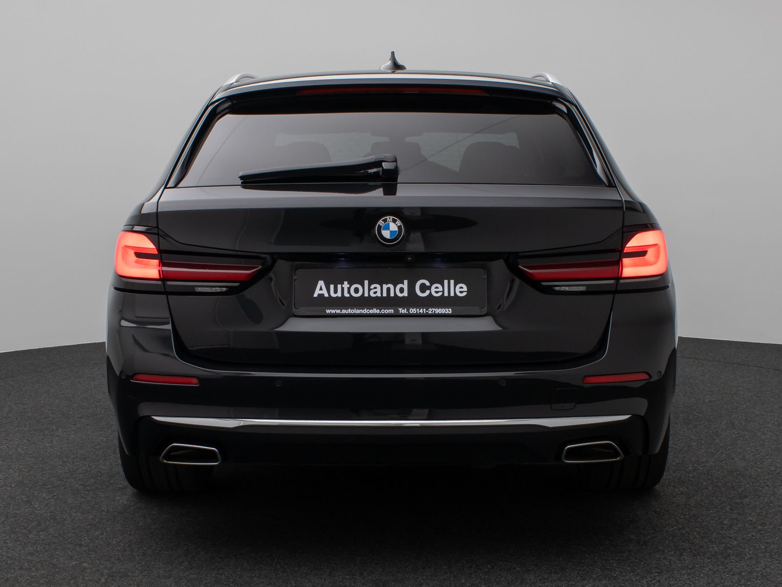Fahrzeugabbildung BMW 520d xD LuxuryLine Panorama Laser TV HUD DAB H/K