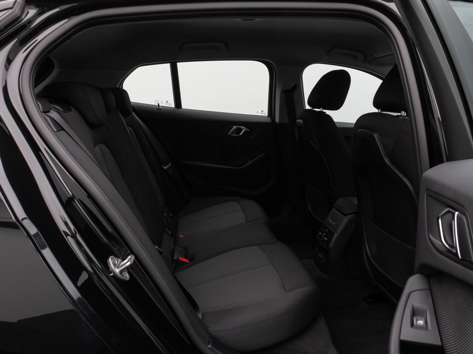 Fahrzeugabbildung BMW 118i PDC DAB CockPitPro AHKFernlichtassistent