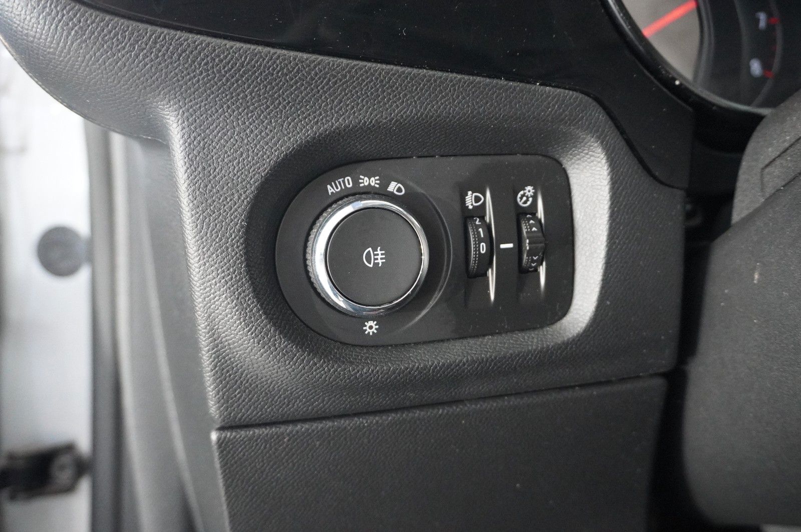 Fahrzeugabbildung Opel Corsa F 1.2 EDITION KLIMA/USB/TEMP./ASSIS./BT