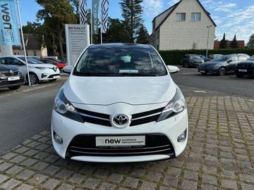 Fotografie des Toyota Verso (AUR2/ZGR2)