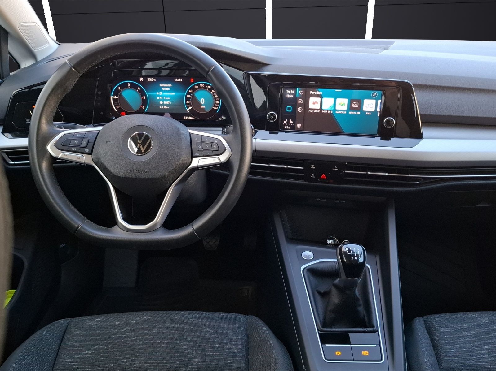 Fahrzeugabbildung Volkswagen Golf VIII Variant TDI Life LED CarPlay AID ACC P