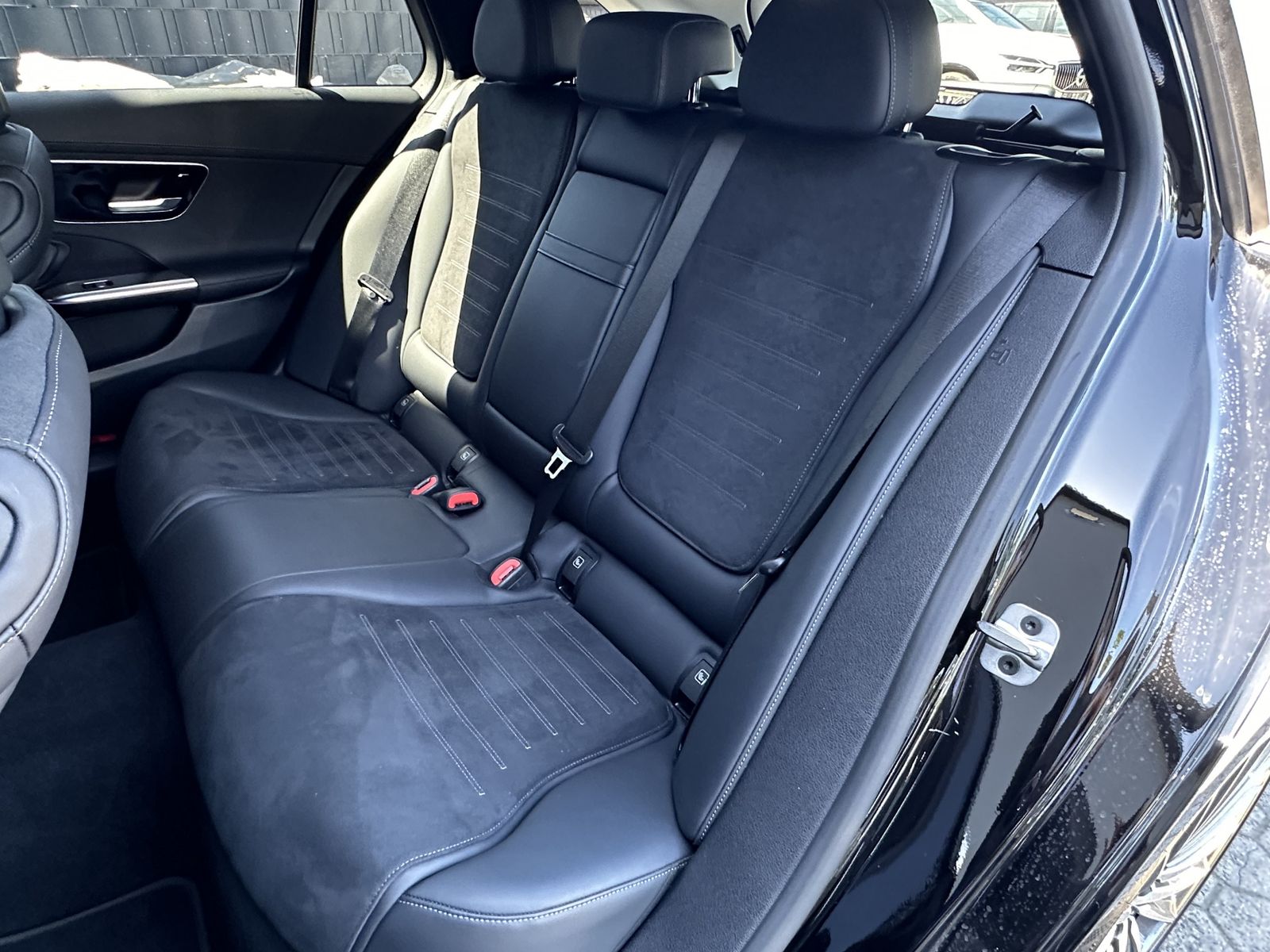 Fahrzeugabbildung Mercedes-Benz C 220d T AMG-Line NAV+LED+DISTRONIC+CARPLAY+SPUR