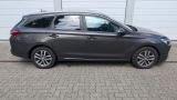 Hyundai i30 cw Kombi 1.6 CRDi*Automatik*AHK*81.076 KM* - Hyundai i30 mit Diesel-Antrieb: Kombi, 1.6