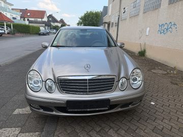 Mercedes E 200 - 2