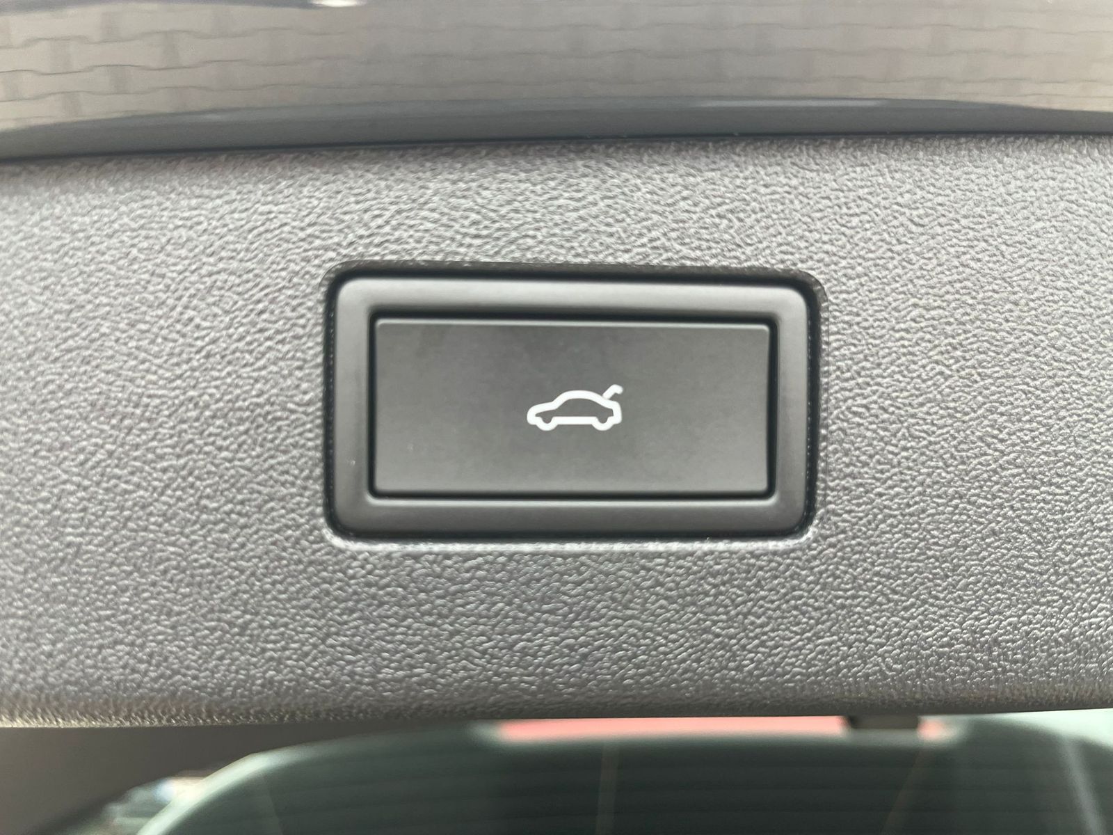 Fahrzeugabbildung Volkswagen Tiguan 2.0 TDI 4M R-Line PANO*H&K*AHK*MATRIX*20"