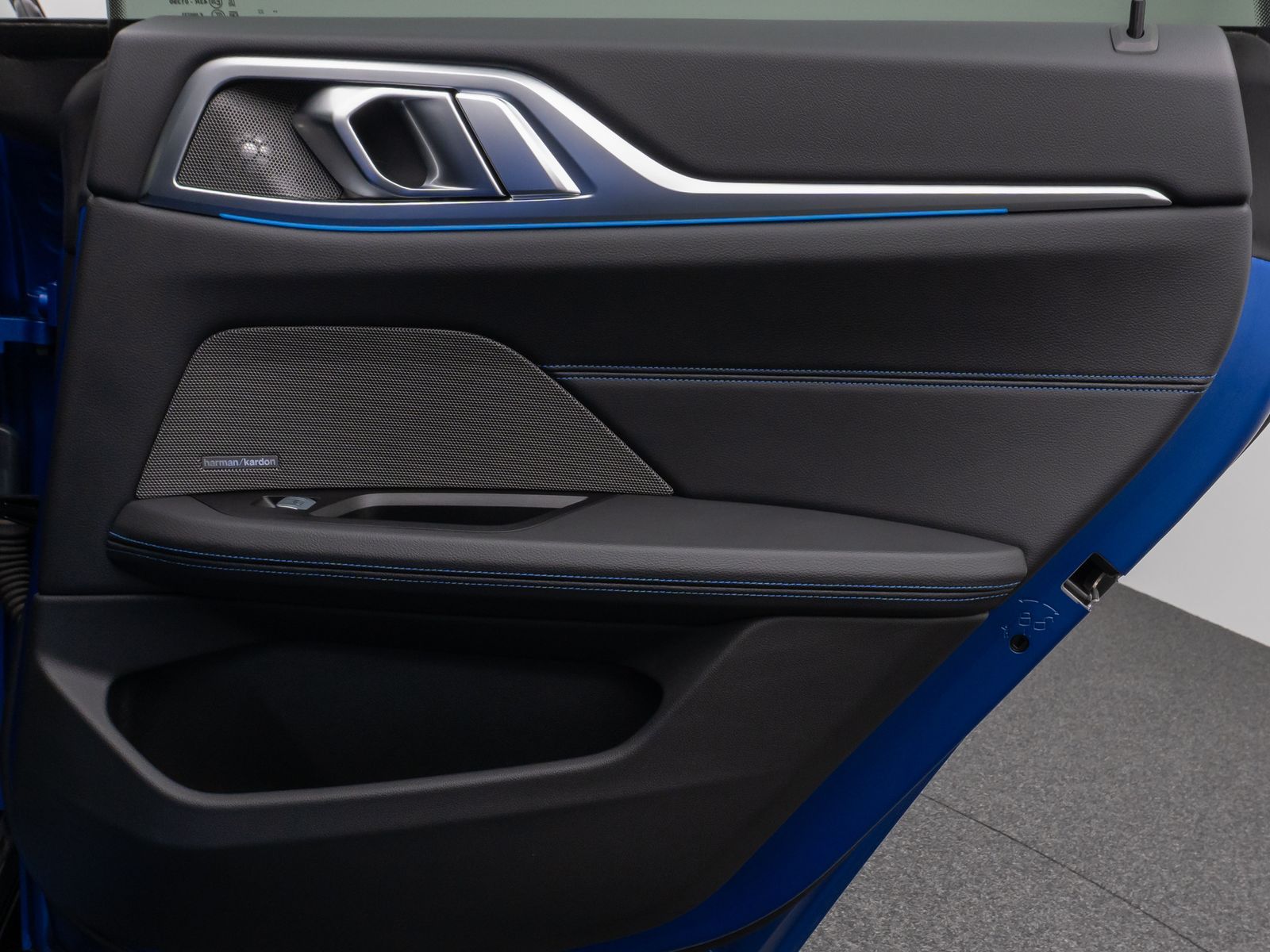 Fahrzeugabbildung BMW i4 M50 Gran Coupé Glasdach Laser 360°HUD DAB H/K