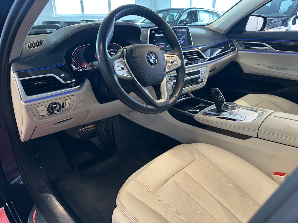 BMW 730