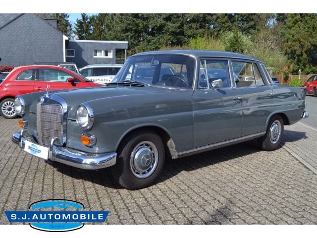 Mercedes-Benz 200 D Limousine,W110,Classic Data 2+ TOP