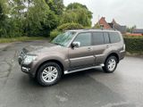 Mitsubishi Pajero 3.2 DI-D Top Aut. Leder / Navi / Xenon - Mitsubishi Pajero mit Diesel-Antrieb: A