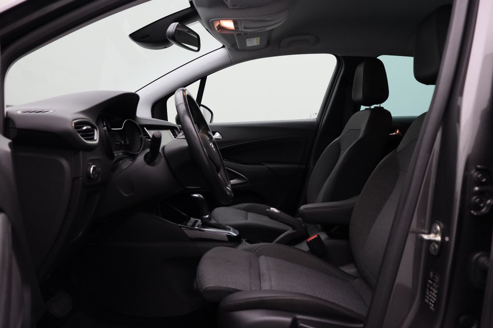 Fahrzeugabbildung Opel Crossland 1.2 (X) Elegance