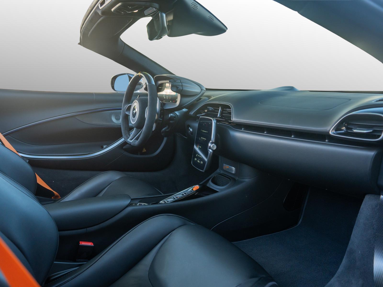 McLaren Artura Spider TechLux Int. | B&W | Carbon | ECR
