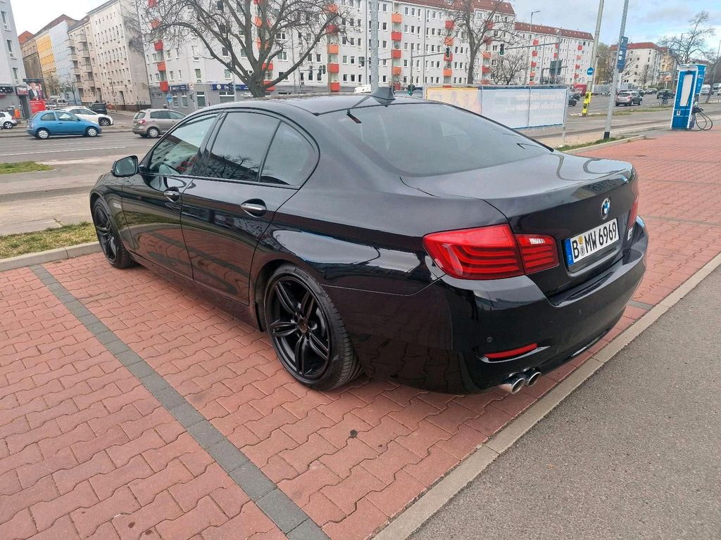 Image of BMW 530
