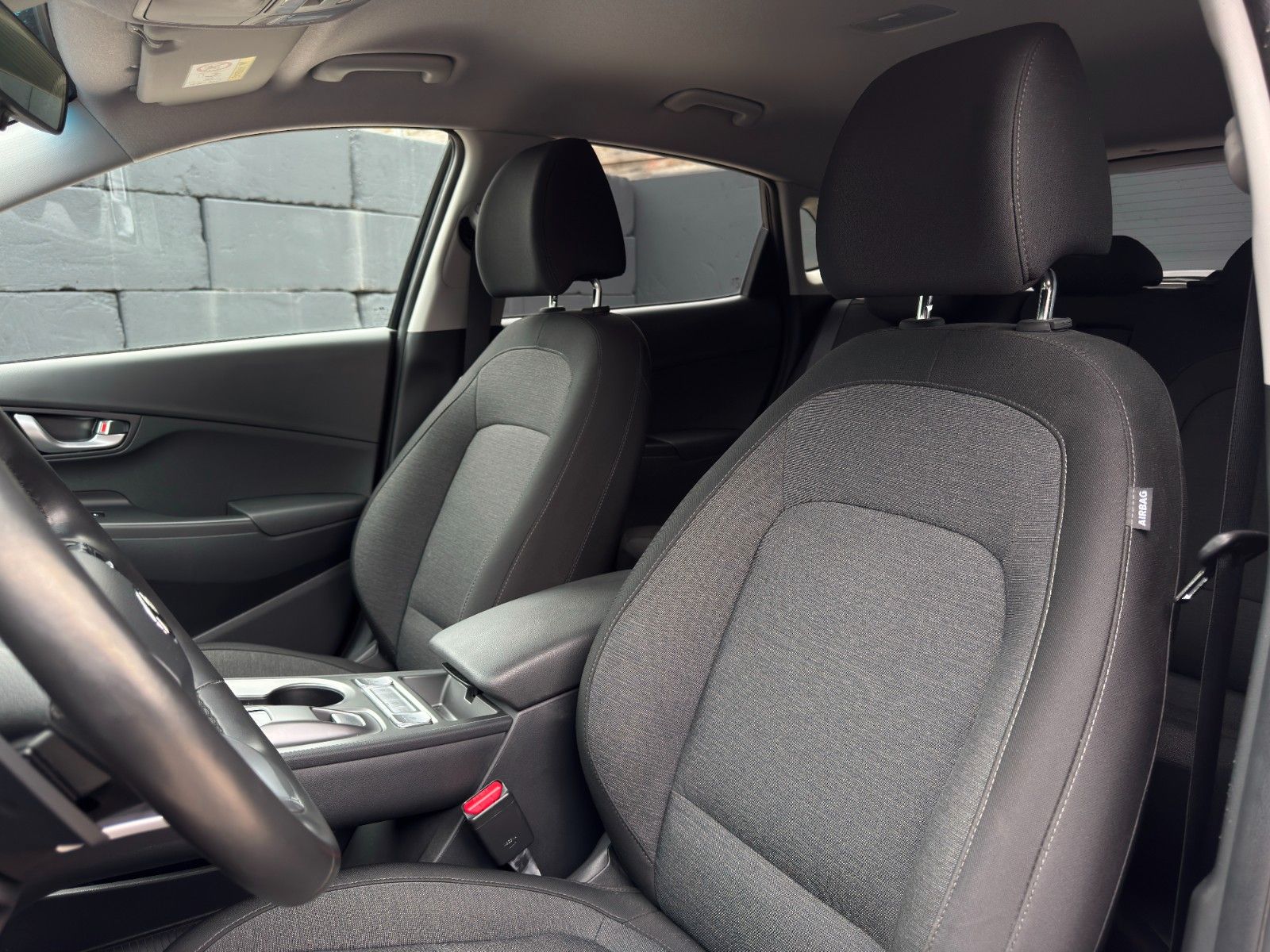 Fahrzeugabbildung Hyundai KONA E Edition 30+ PDC SHZ LHZ KRELL Temp CarPl.