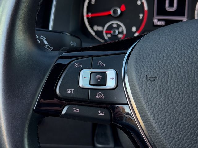 Polo 1.0 TSI Highline DSG PDC SHZ NAVI ACC LED