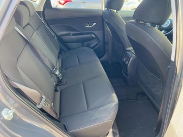 Hyundai KONA - 12