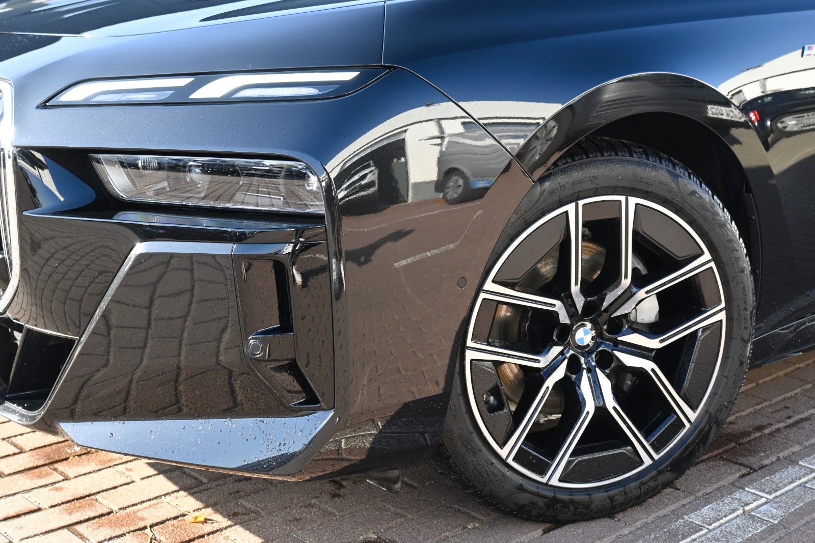 Fahrzeugabbildung BMW 740 d xDrive M Sport*PANO*Shadow*MIETKAUF