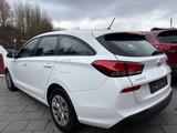 Hyundai i30 cw Select - Hyundai i30 Select mit Diesel-Antrieb