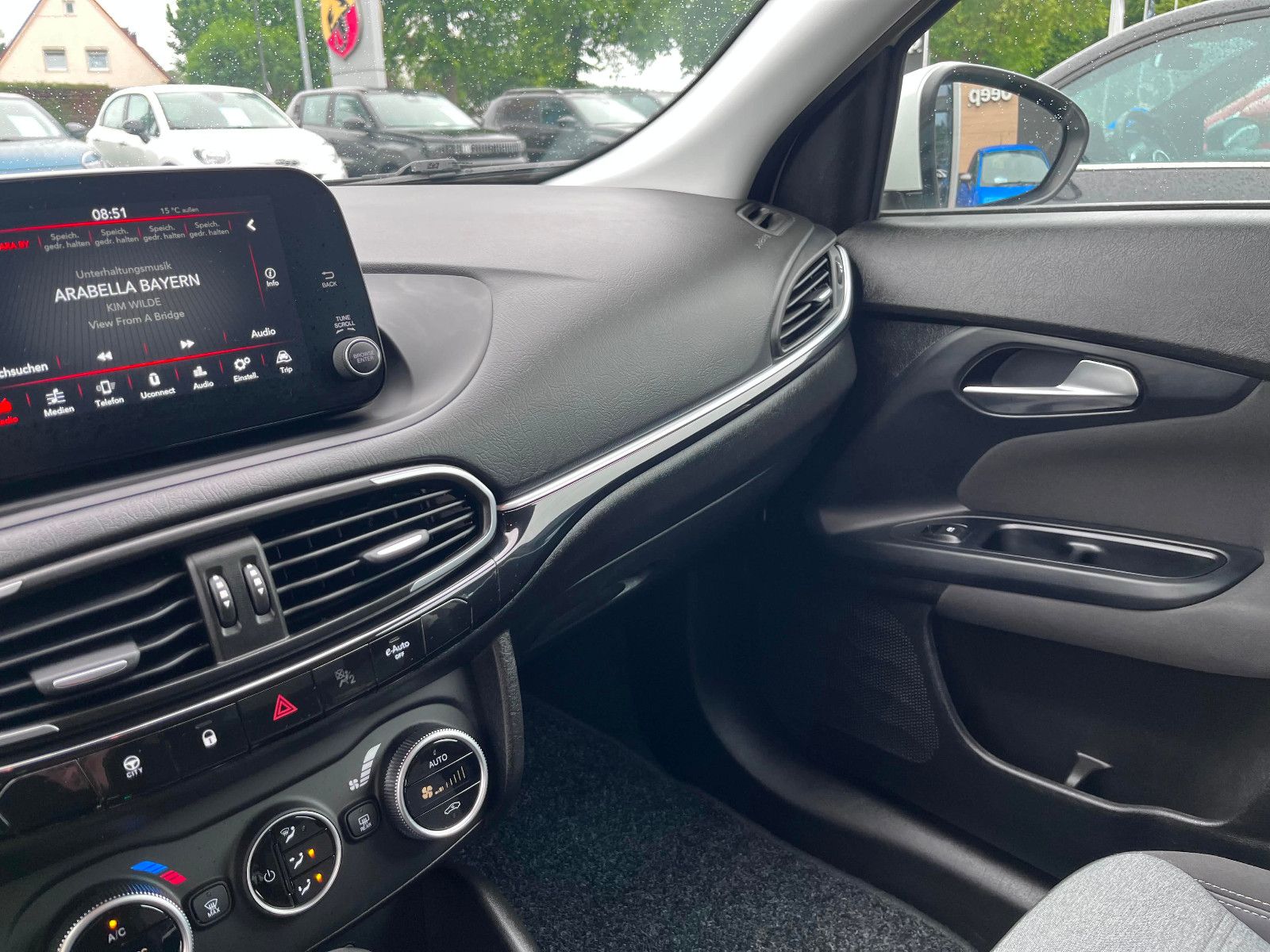 Fahrzeugabbildung Fiat Tipo Cross