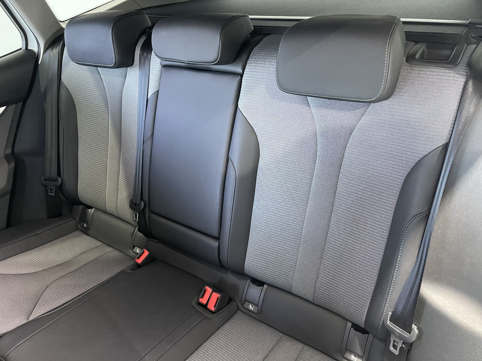 Fahrzeugabbildung SKODA Enyaq 60 Loft*Matrix-Beam*HeadUp*Leder*Cam*