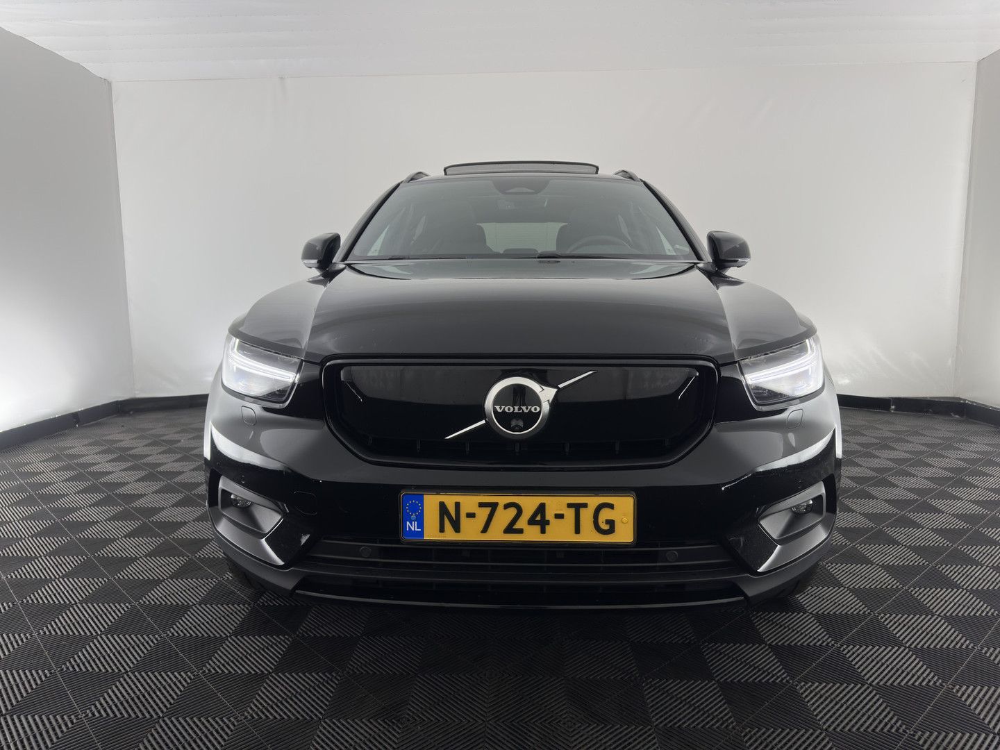 Volvo XC40 Recharge Pure Black Edition [3-Fase-11kW] { imagem 2