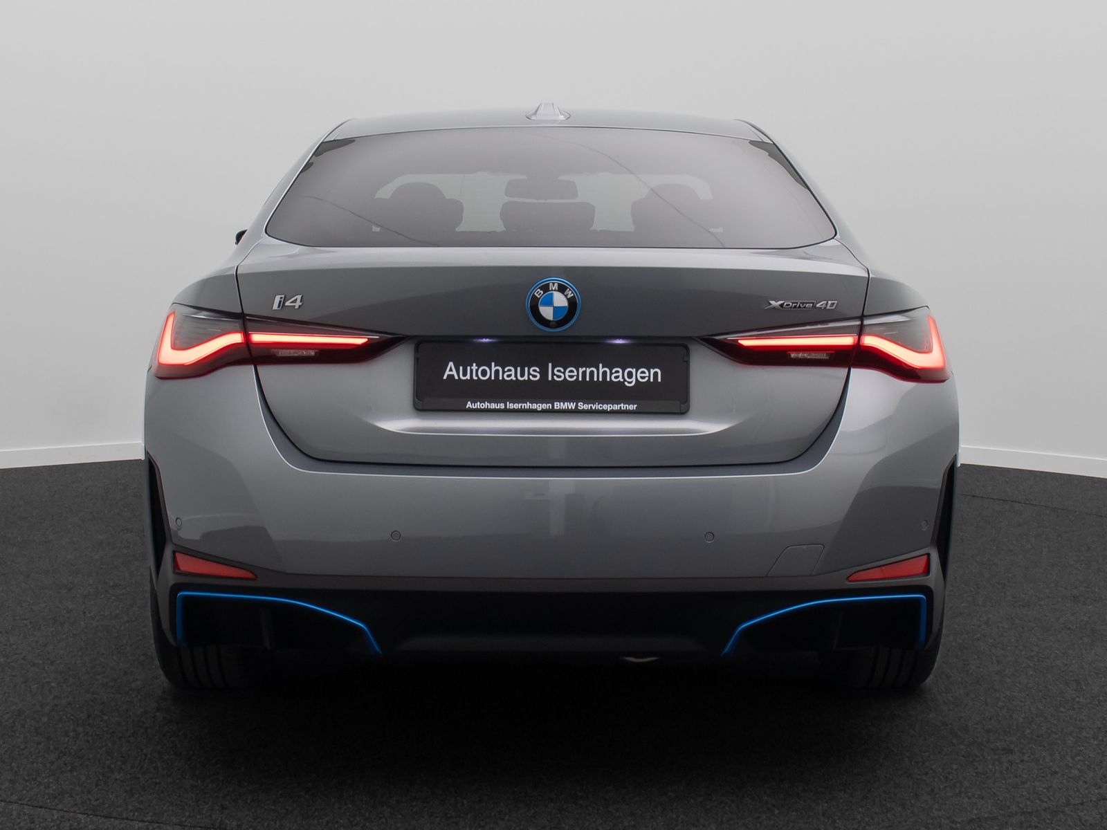 Fahrzeugabbildung BMW i4 eD40 GC Glasdach HiFi 360&deg; Alarm HUD AHK DAB