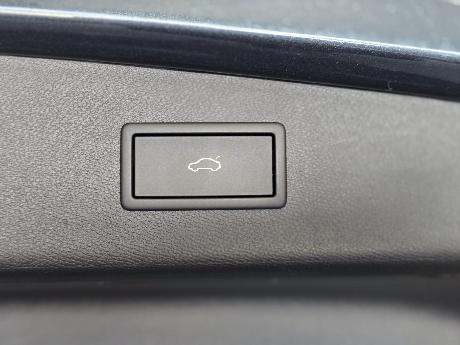 Fahrzeugabbildung CUPRA Leon 1.5 eTSI DSG MATRIX-LED*ACC*AHK*KAMERA*18"