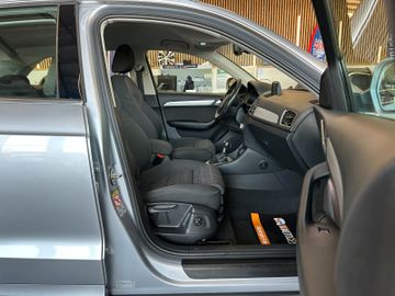 Audi Q3 sport quattro *TOTWASSIST*LED*NAVI*AHK*KAM*