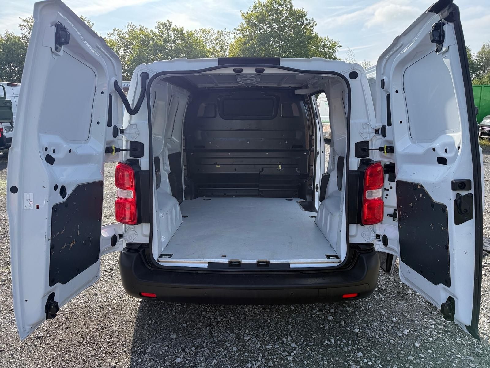 Fahrzeugabbildung Fiat Scudo SX L1 Kastenwagen 120 MT6