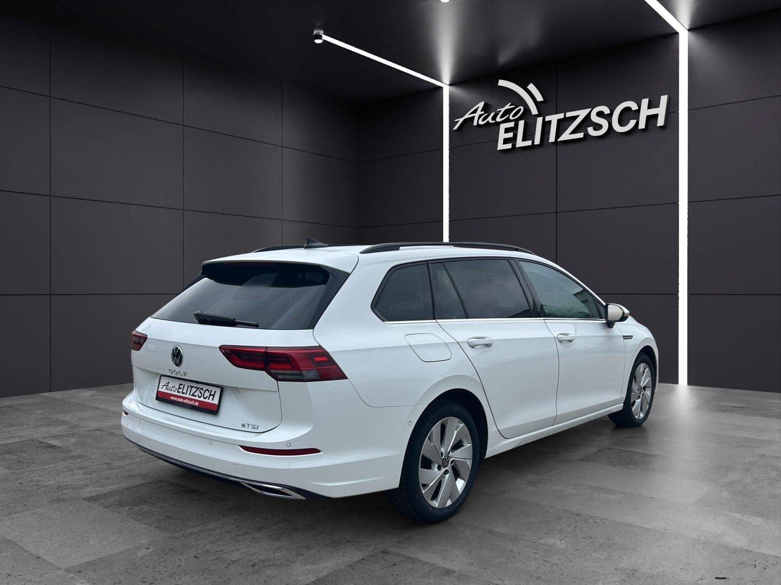 Fahrzeugabbildung Volkswagen Golf VIII Variant Style eTSI DSG LED+ ACC SH LRH