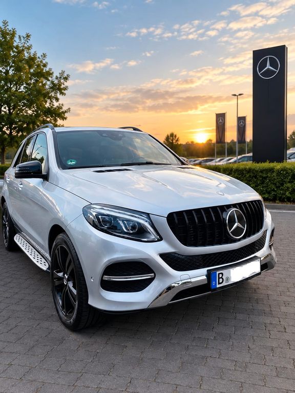 Image of Mercedes-Benz GLE 350