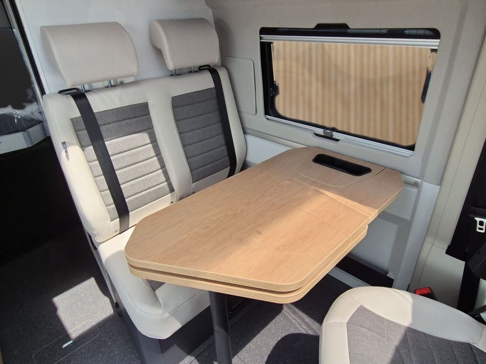 Fahrzeugabbildung Adria Twin 640 SGX 60Y Fußbodentemp.138l Kühlschrank