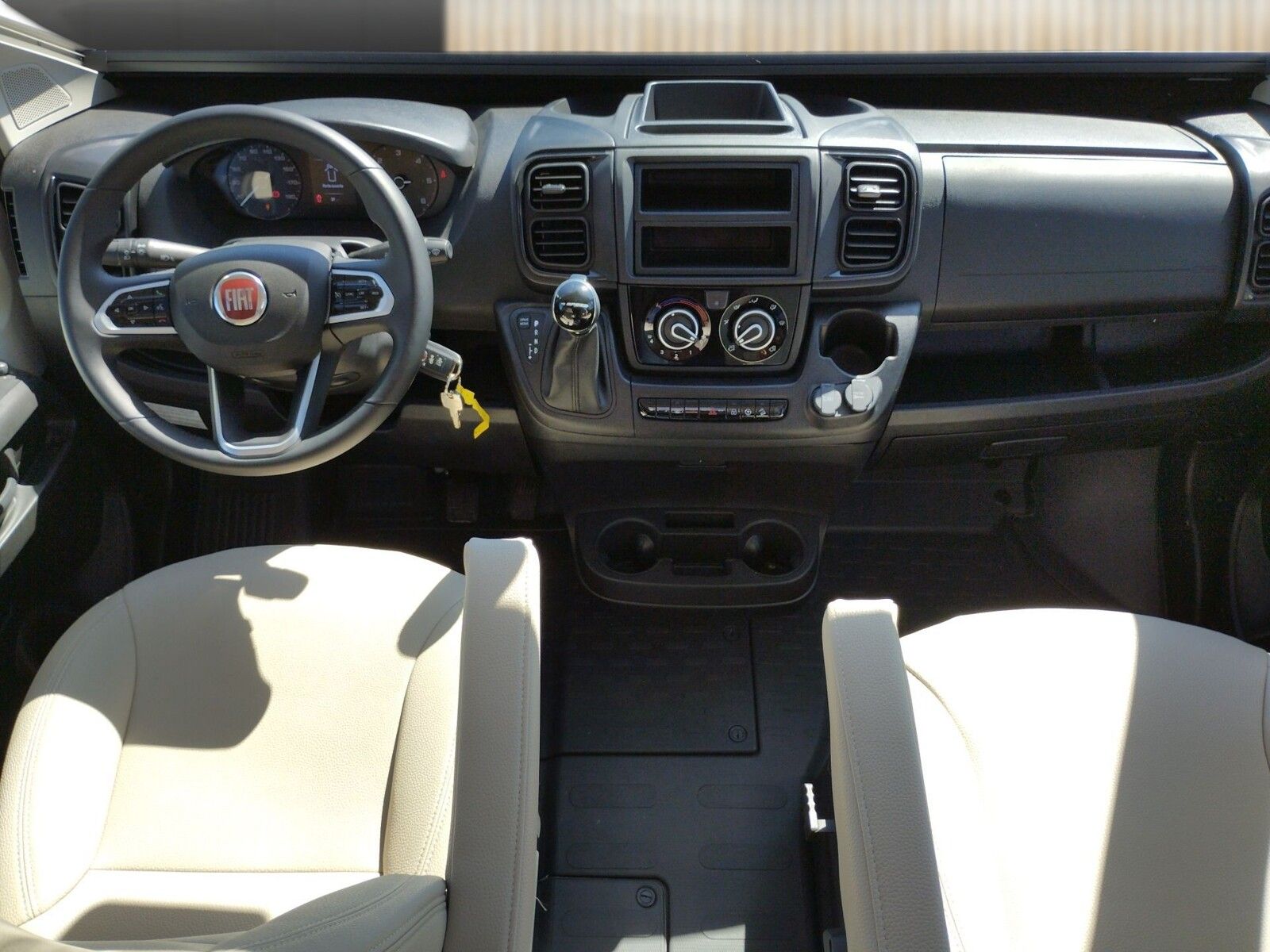 Fahrzeugabbildung Karmann Dexter DE 600 Markise, Captain-Chair-Sitze