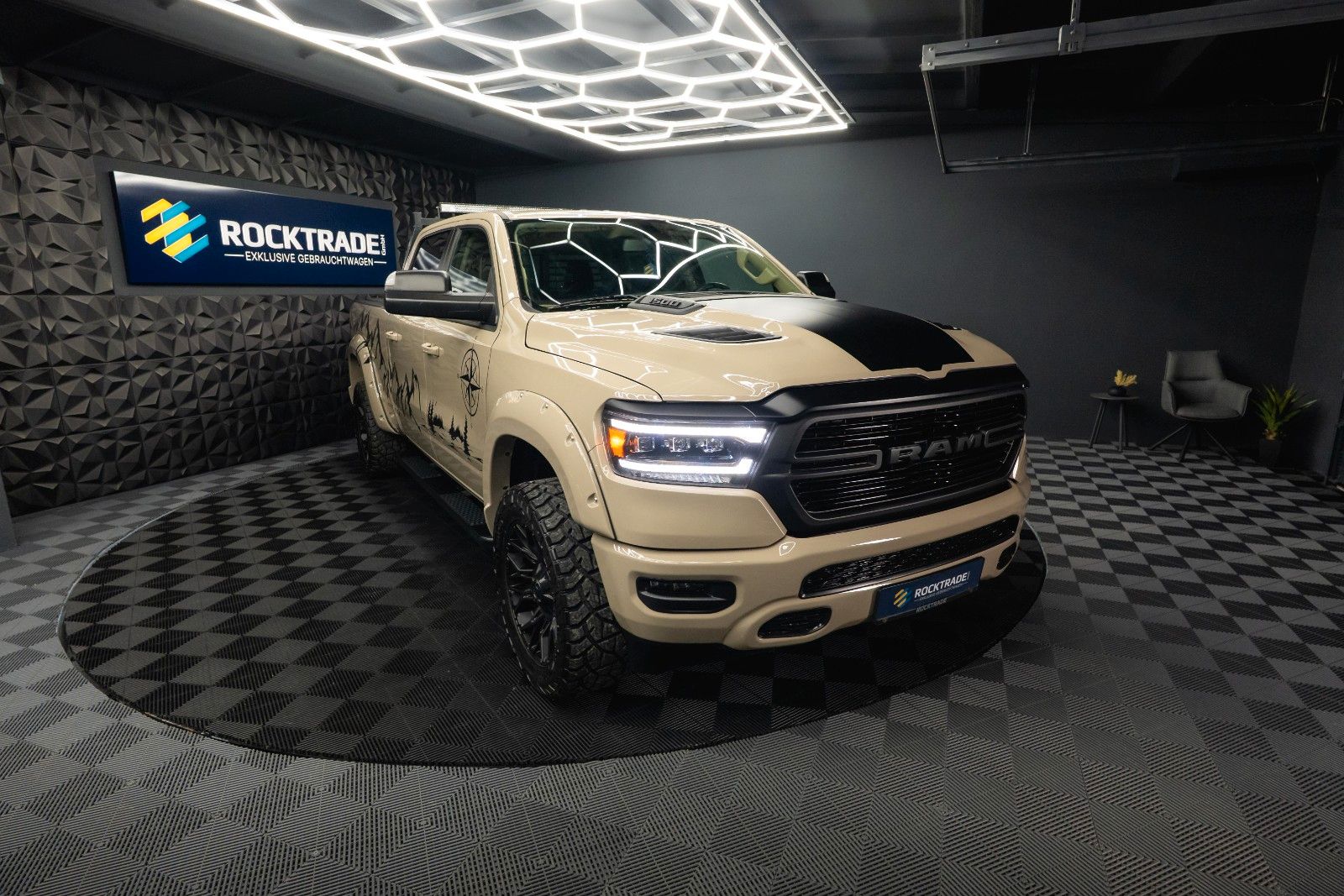Fahrzeugabbildung Dodge RAM 5.7 V8 HEMI 4x4 ARMY STYLE Offroad LONGBED