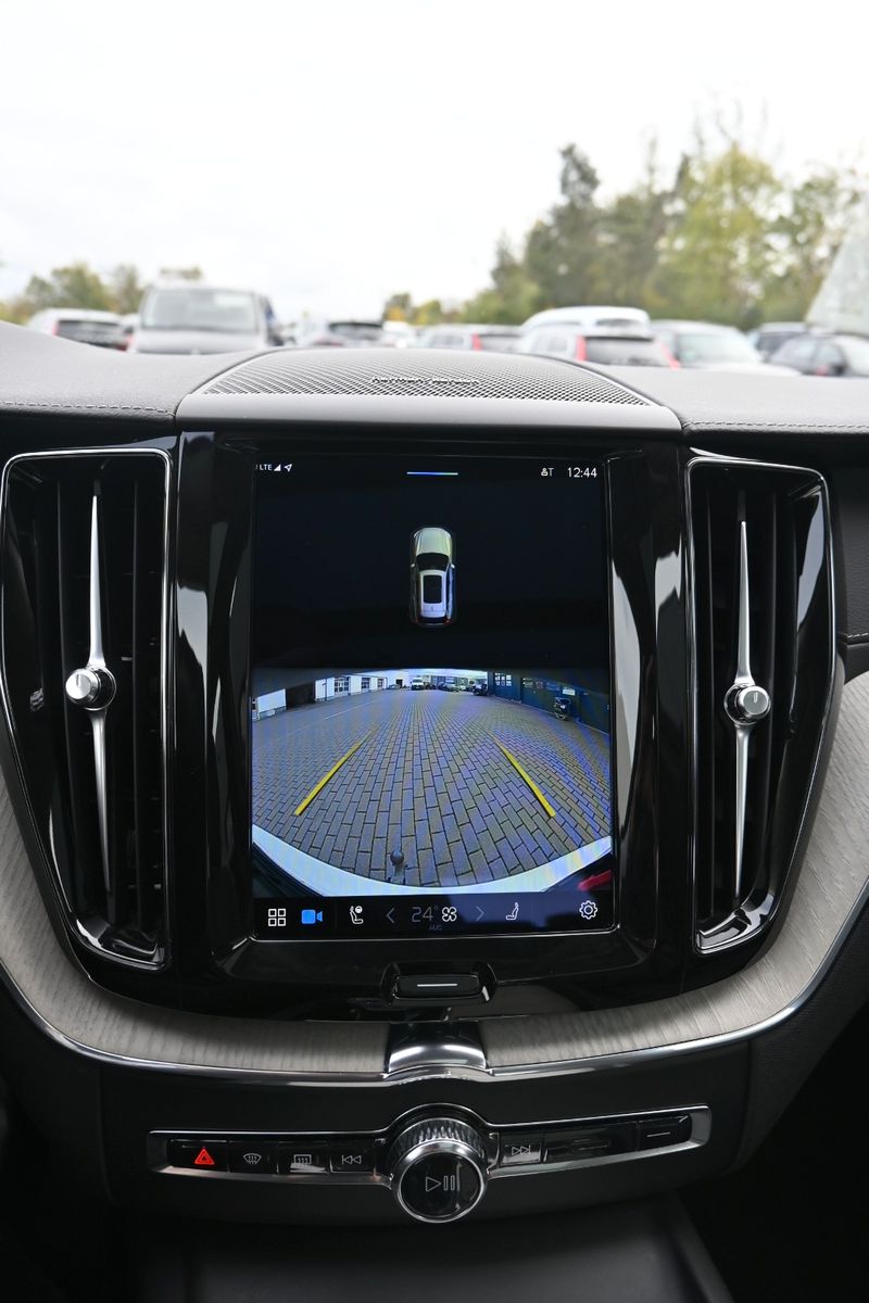 Fahrzeugabbildung Volvo XC60 T6 Inscription PHEV AWD*AHK*RFK*H&K*STHZG*