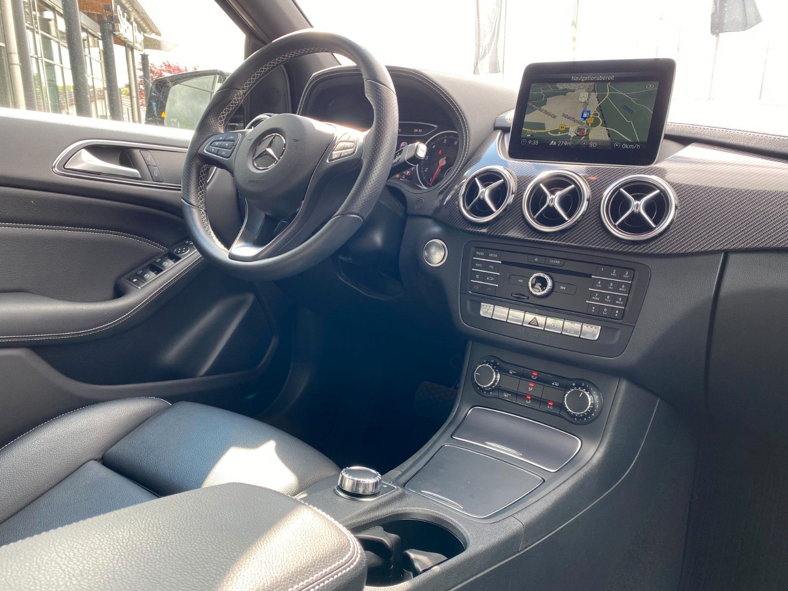 Fahrzeugabbildung Mercedes-Benz B 200 AMG+Leder+RKamera+Ambiente+Sondermodell