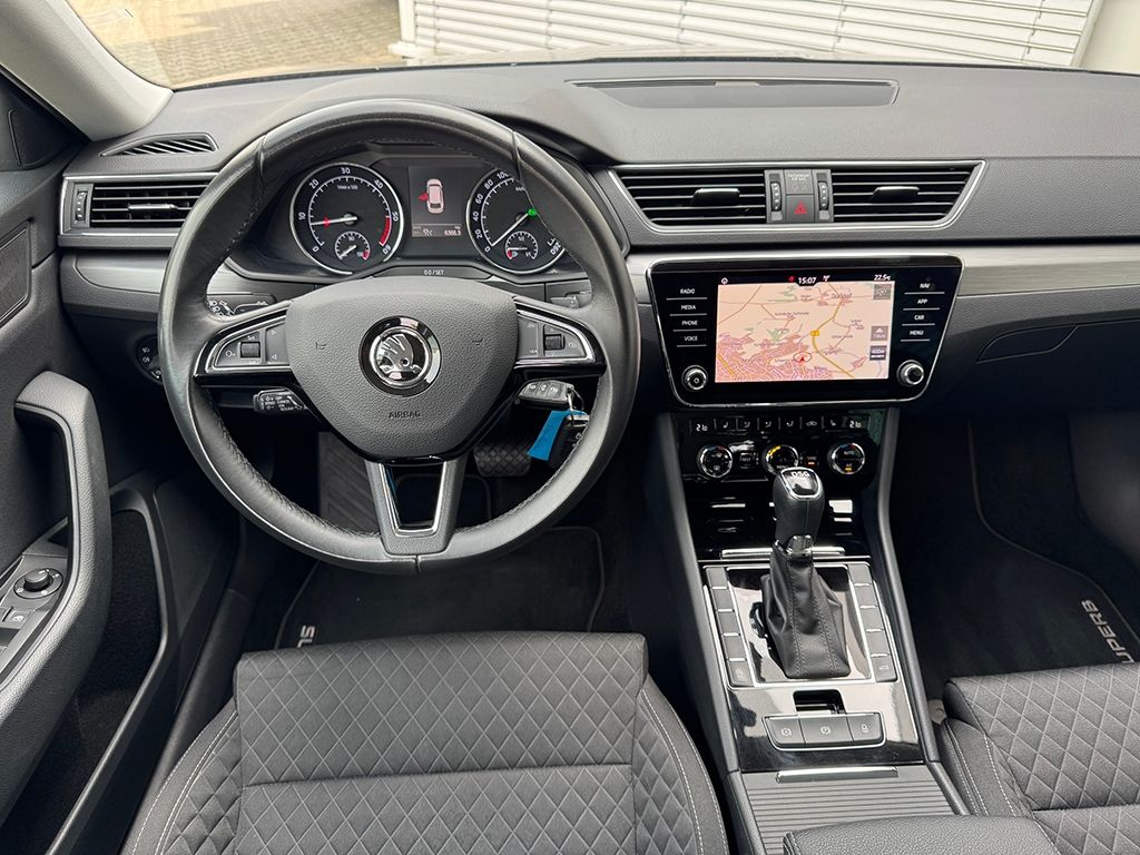 Superb Combi 2.0 TDI Style *NAVI*ACC*KAMERA*