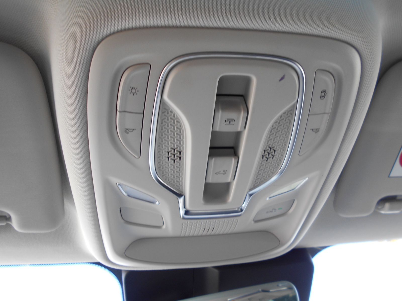 Fahrzeugabbildung MG Marvel R Luxury