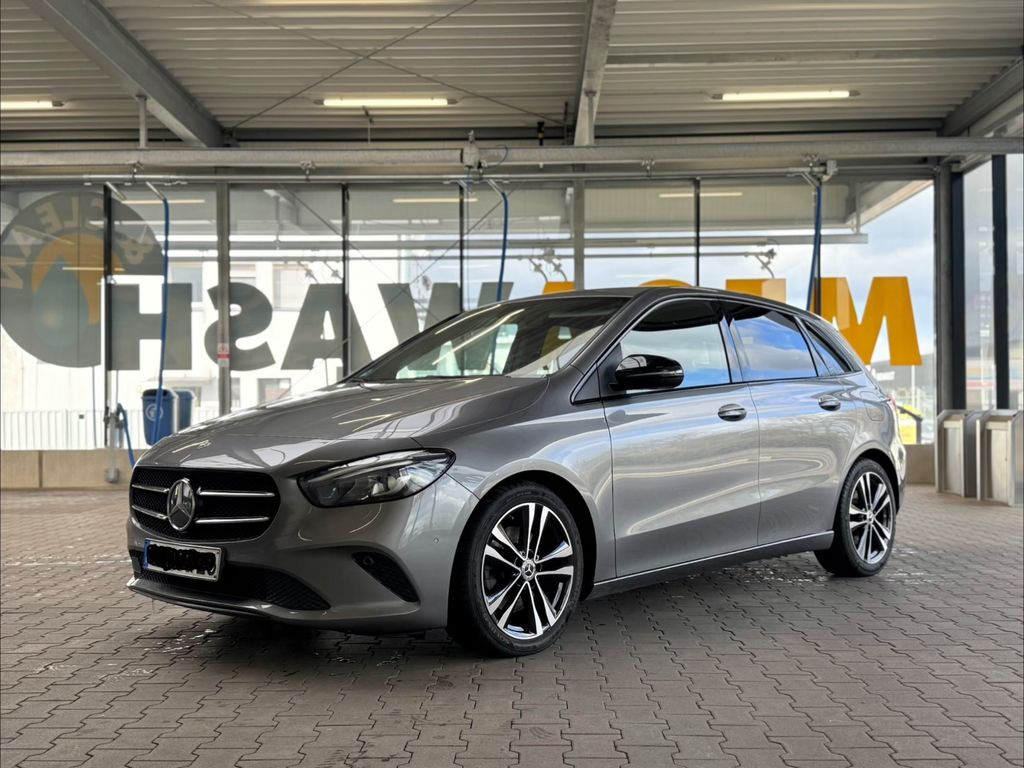 Image of Mercedes-Benz 220