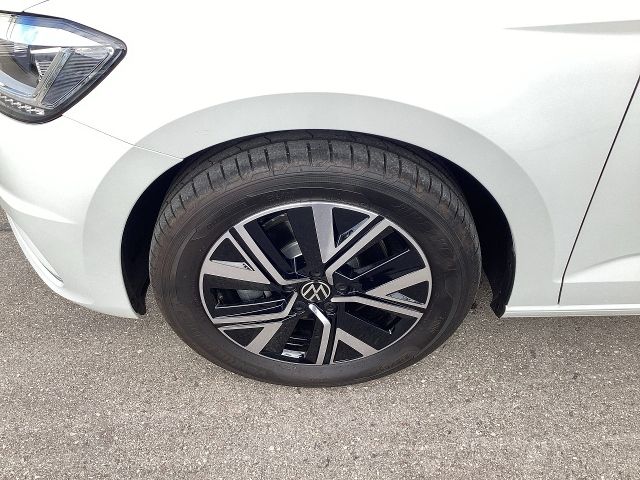 Fahrzeugabbildung Volkswagen Touran MOVE 2,0 TDI DSG 7-SITZER KAMERA LED NAVI