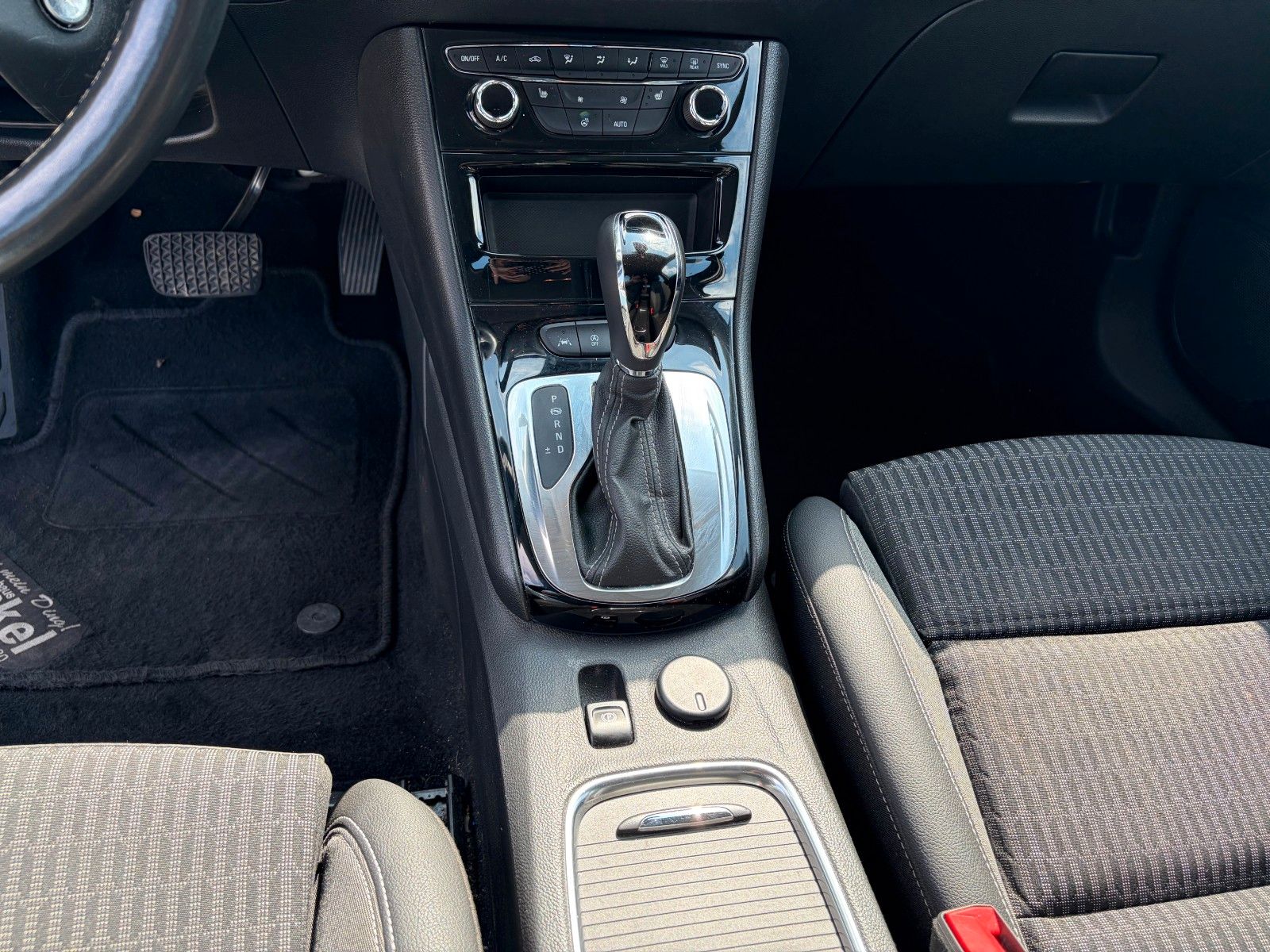 Fahrzeugabbildung Opel Astra K Sports Tourer Elegance Start/Stop